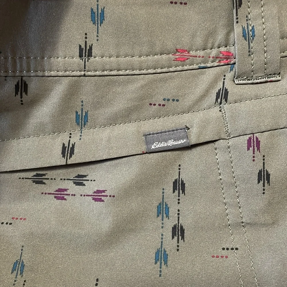 Eddie Bauer Adventurer 2.0 Olive Green Horizon Skirt Skort Shorts Arrow UPF 50